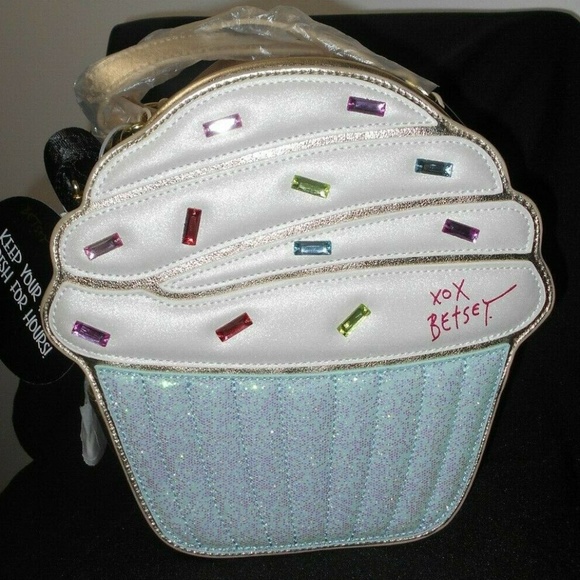 Betsey Johnson CUPCAKE LUNCH TOTE - Picture 4 of 4